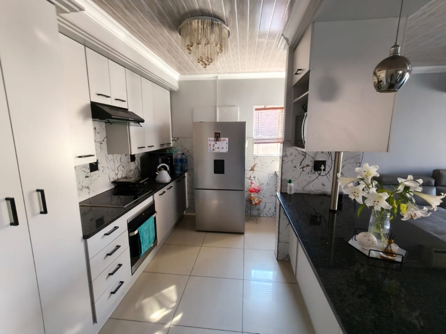 3 Bedroom Property for Sale in Waterval East North West
